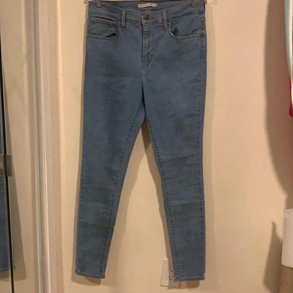High Rise Super Skinny Levi’s